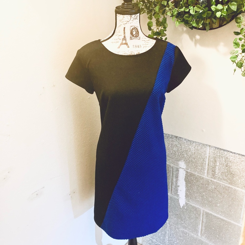 AGB Black Navy Blue Large Swooped Neck Bold Design Stretchy Dress